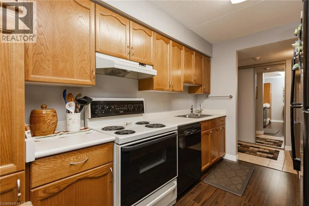 935 STOCKDALE Road Unit# 305, #305