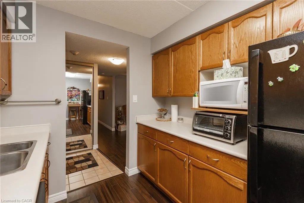 935 STOCKDALE Road Unit# 305, #305