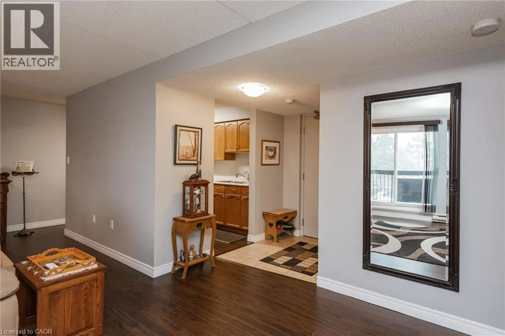 935 STOCKDALE Road Unit# 305, #305