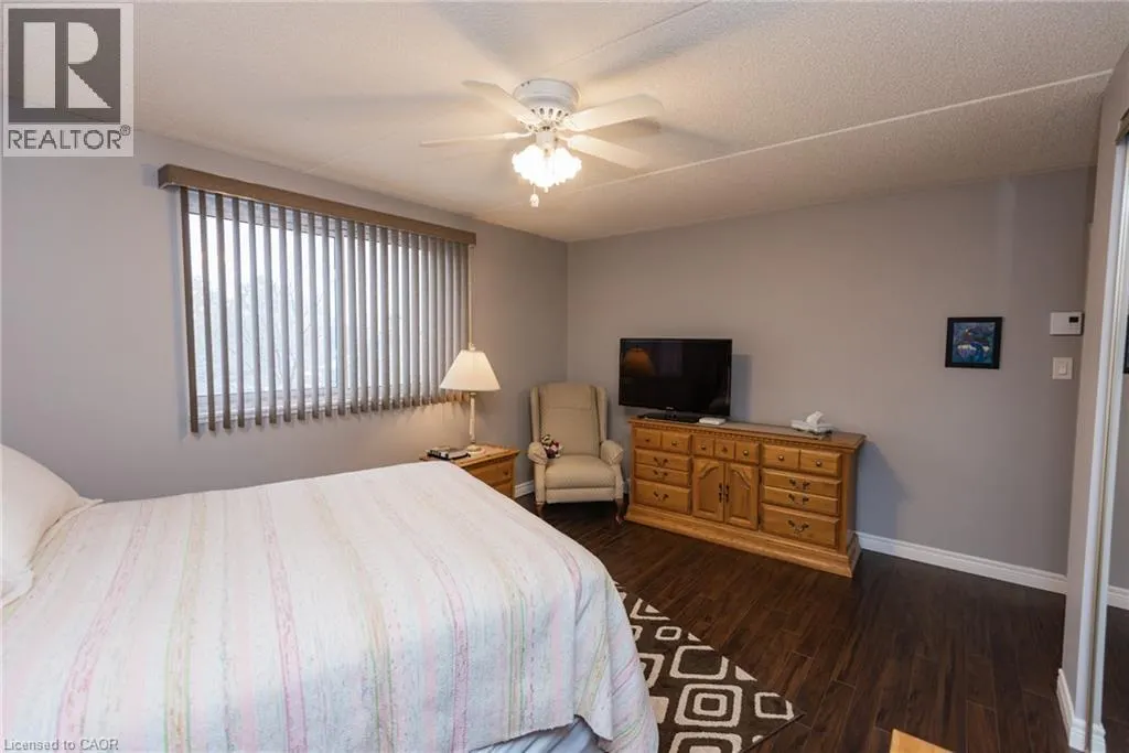 935 STOCKDALE Road Unit# 305, #305