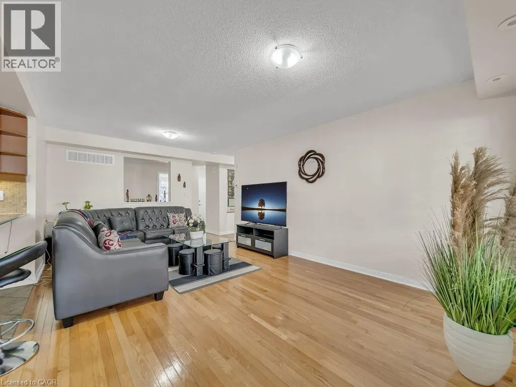 700 NEIGHBOURHOOD Circle Unit# 1, #1