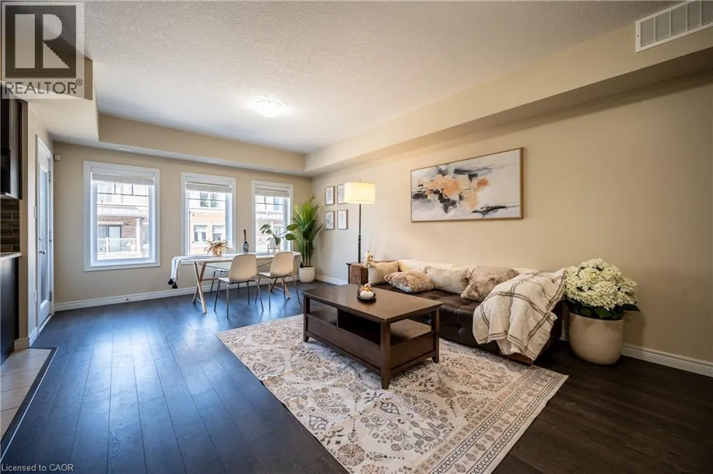 70 WILLOWRUN Drive Unit# B2, #B2