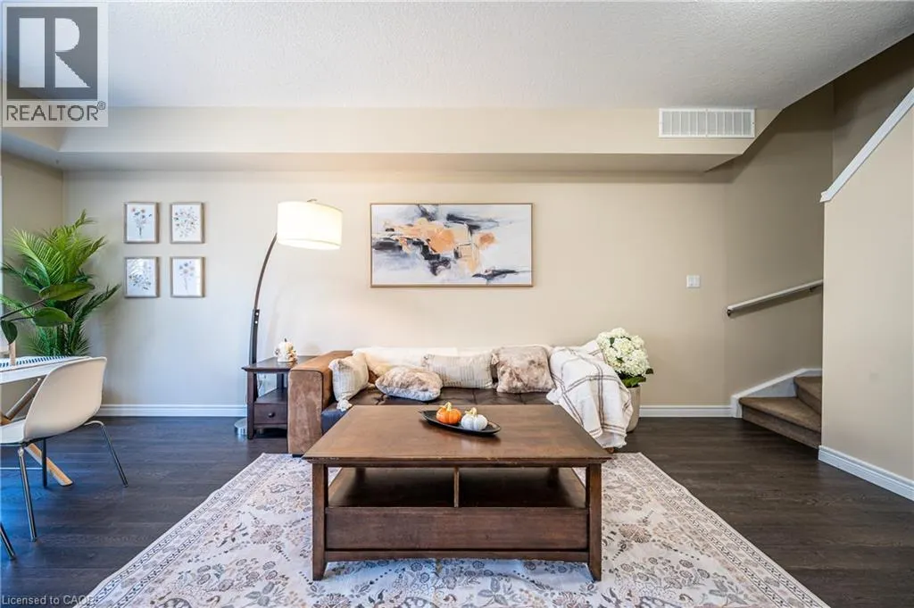 70 WILLOWRUN Drive Unit# B2, #B2