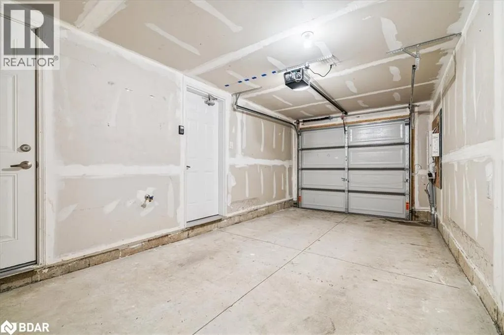 590 NORTH SERVICE Road Unit# 105, #105