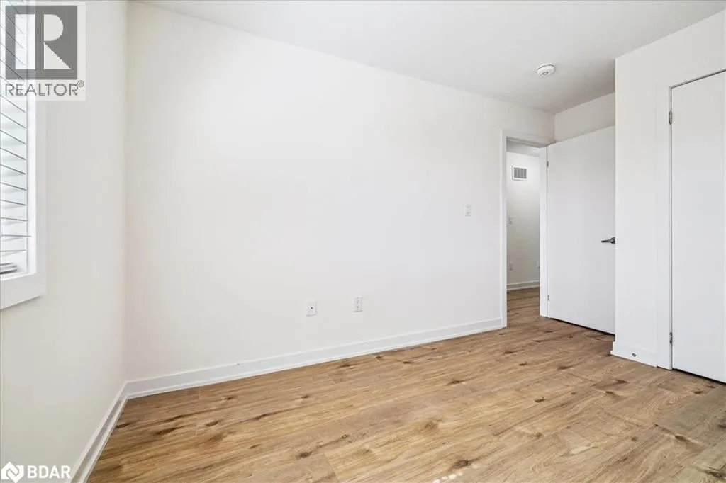 590 NORTH SERVICE Road Unit# 105, #105