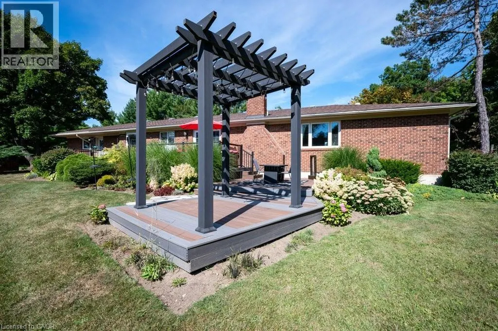 3 MEADOWBROOK Court
