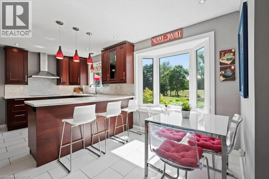 3 MEADOWBROOK Court