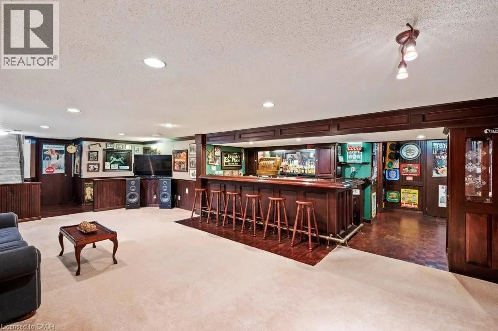 3 MEADOWBROOK Court