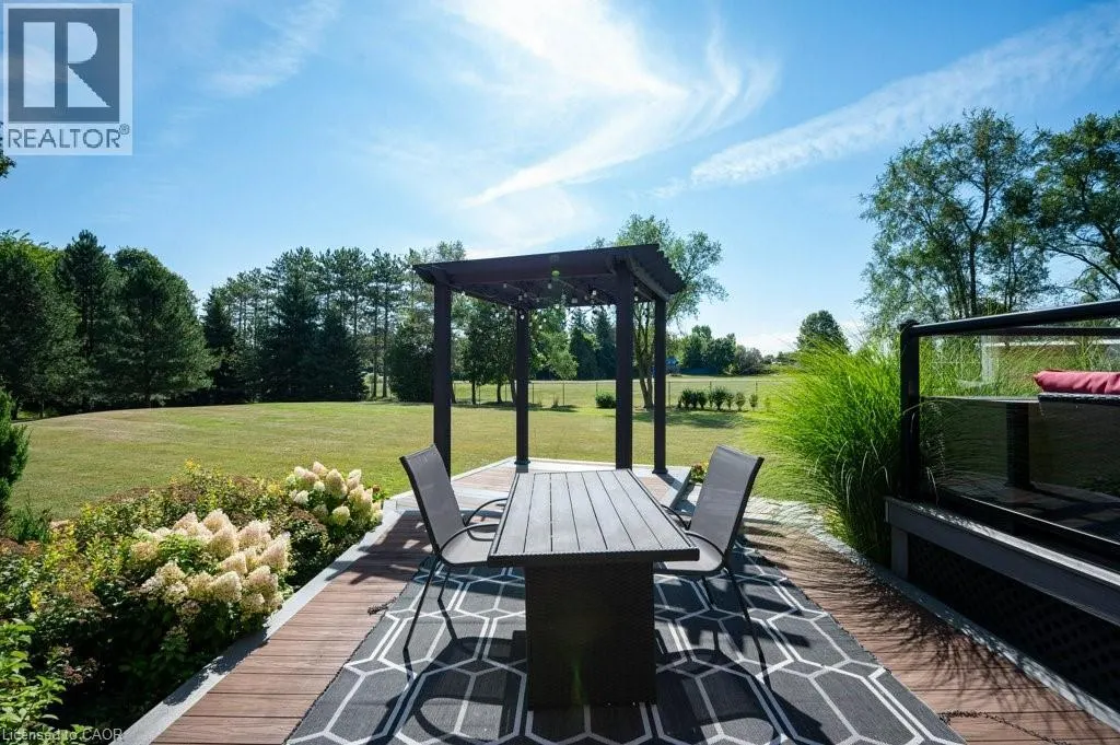 3 MEADOWBROOK Court