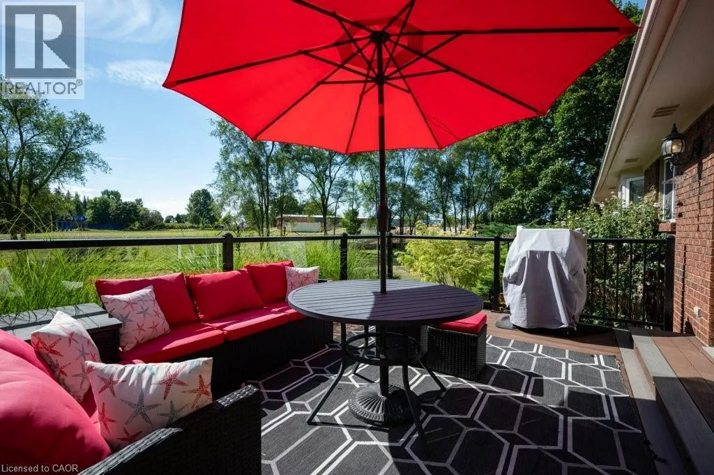 3 MEADOWBROOK Court