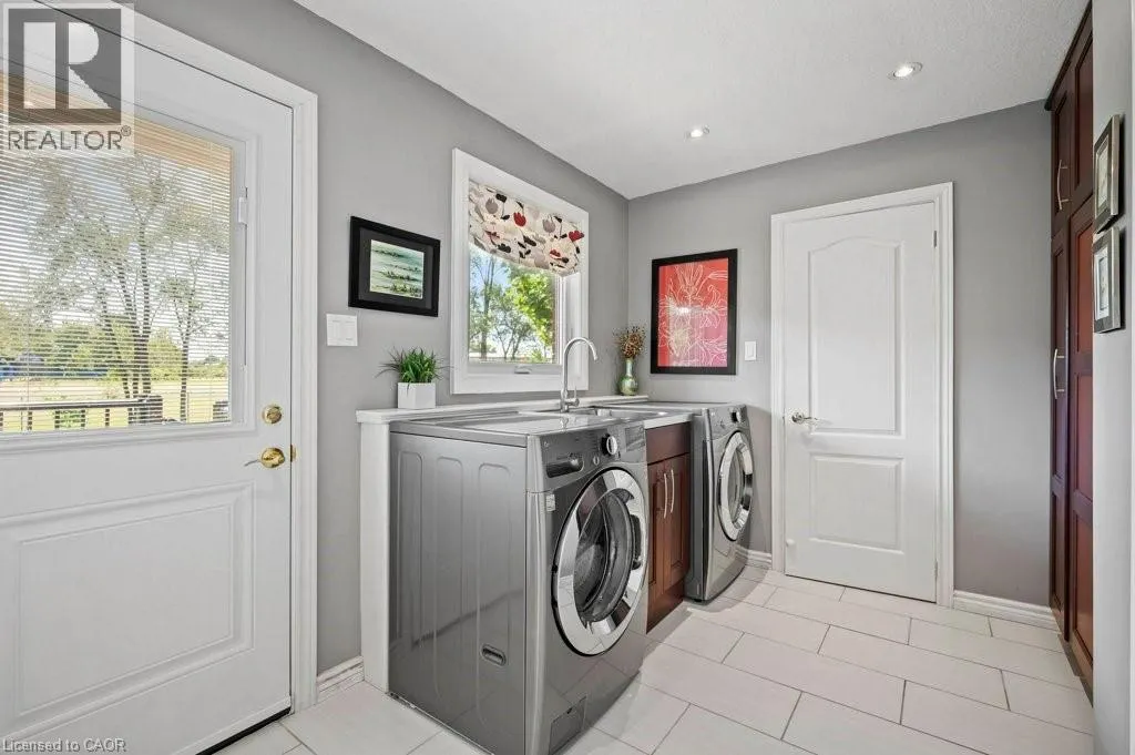 3 MEADOWBROOK Court