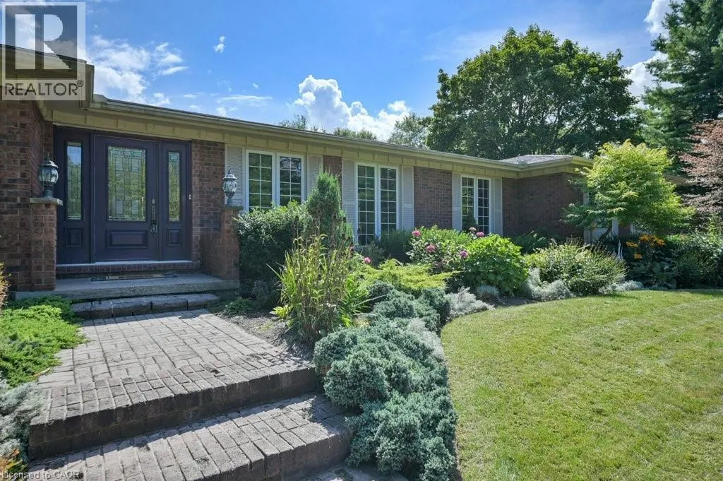 3 MEADOWBROOK Court