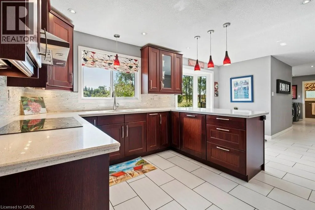 3 MEADOWBROOK Court