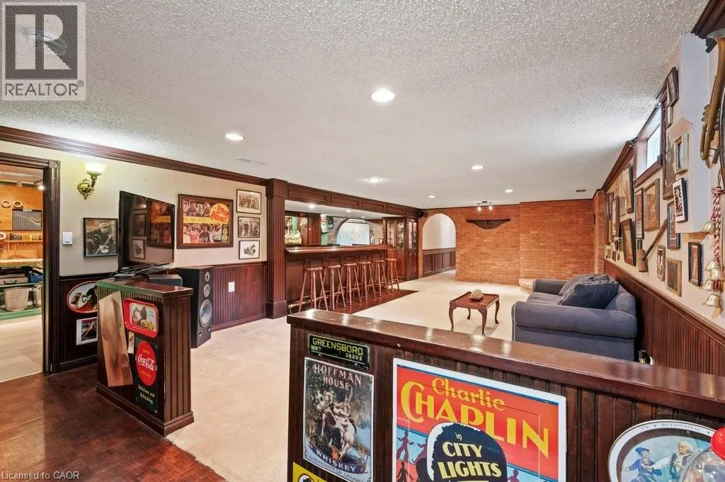 3 MEADOWBROOK Court