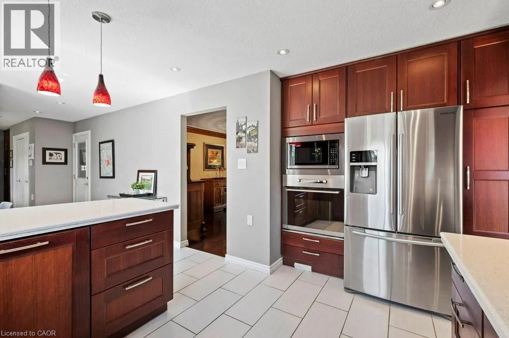 3 MEADOWBROOK Court