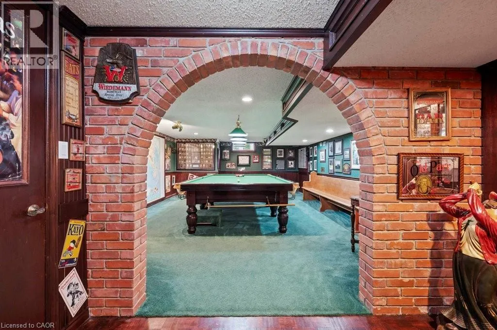 3 MEADOWBROOK Court