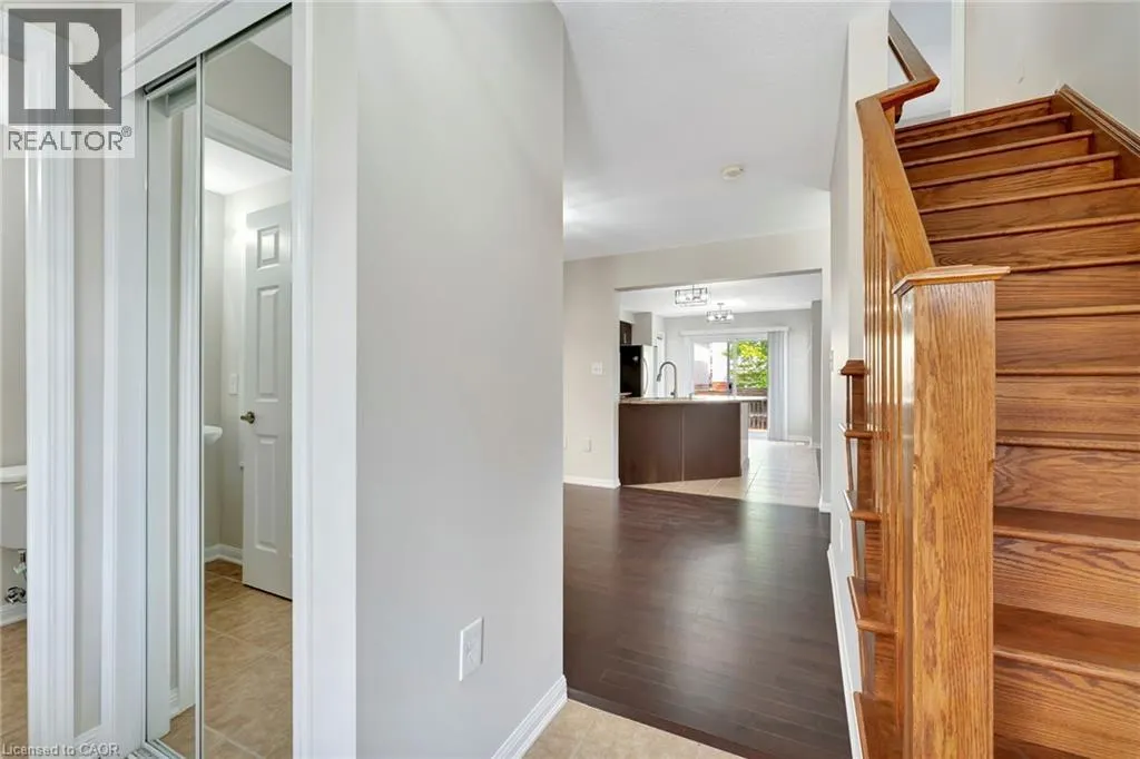 54 HORTON Walk