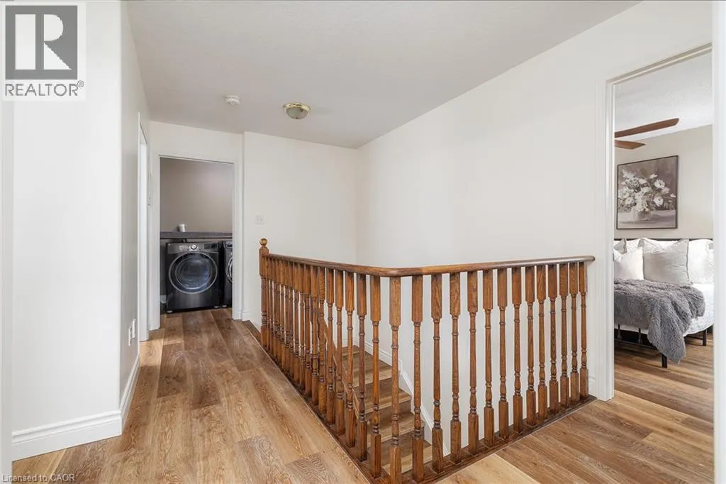 35 HOLLINRAKE Avenue