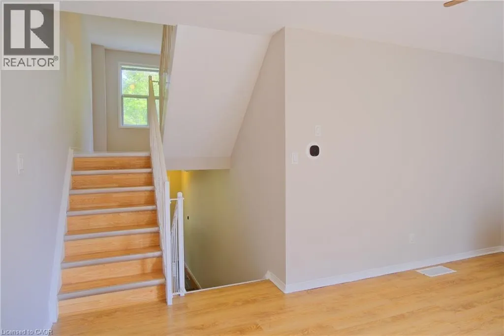 59 MOOREGATE Crescent