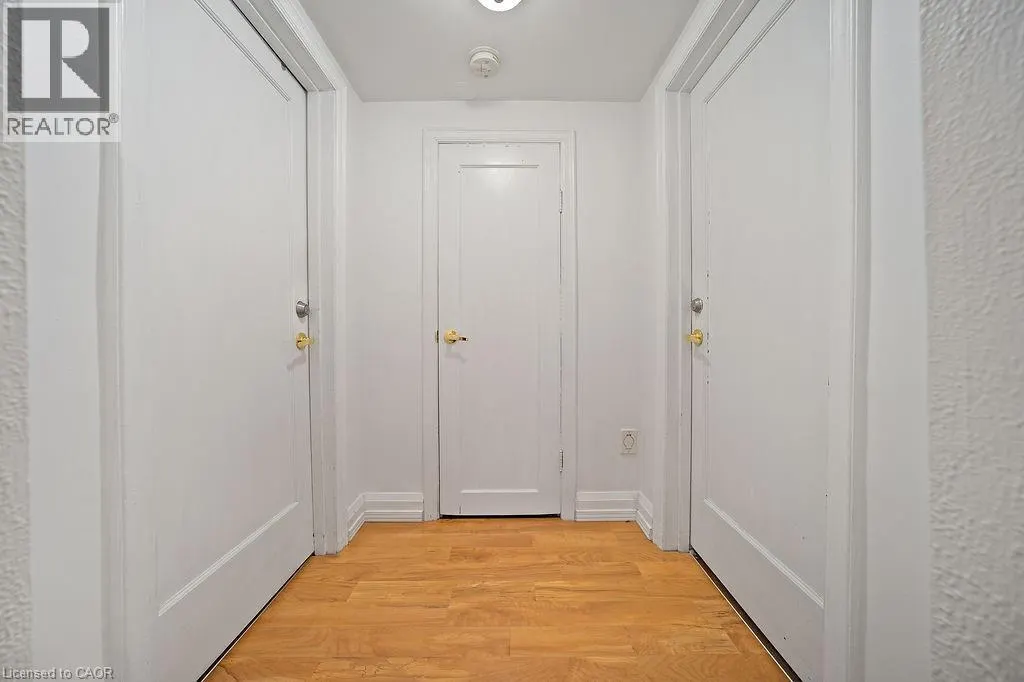 82 WHITNEY Avenue