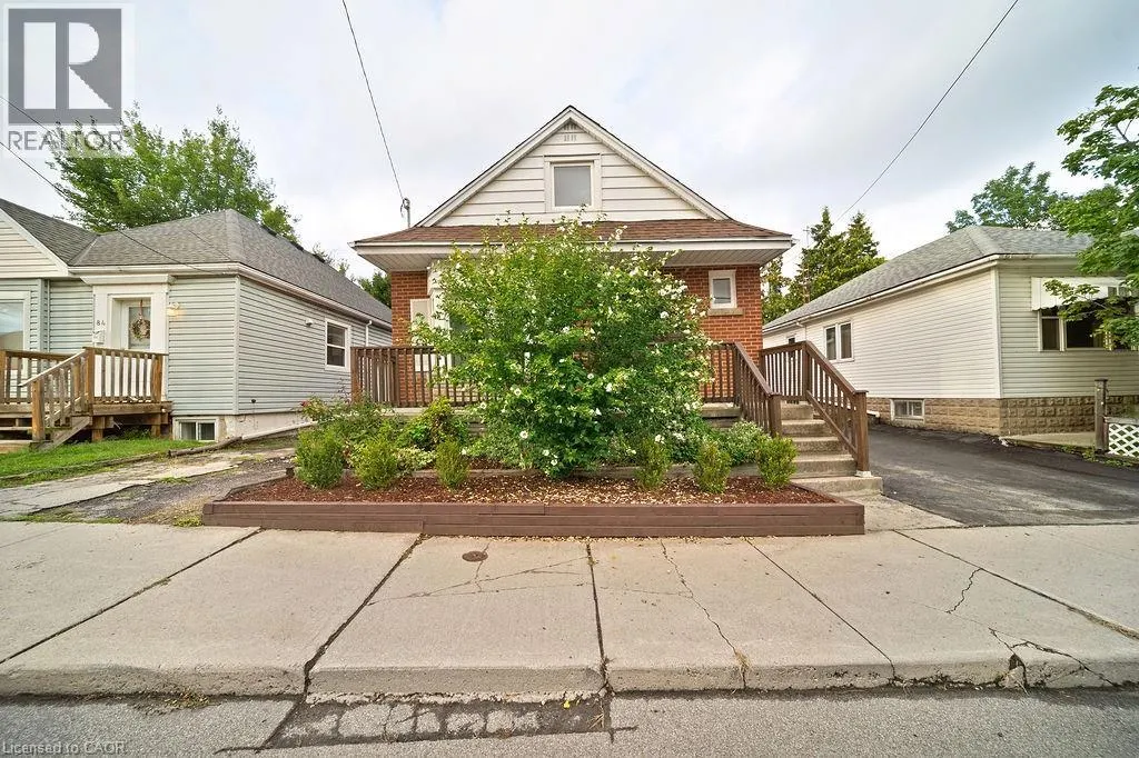 82 WHITNEY Avenue
