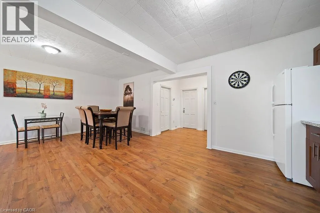 82 WHITNEY Avenue