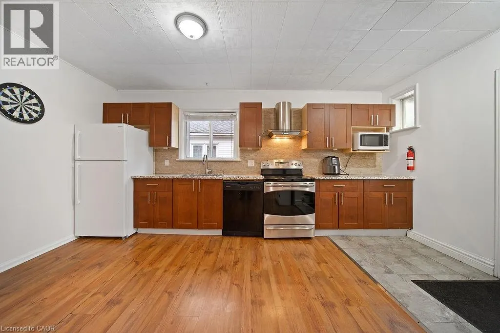 82 WHITNEY Avenue