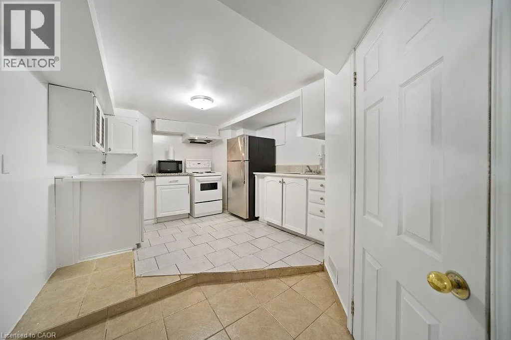 82 WHITNEY Avenue