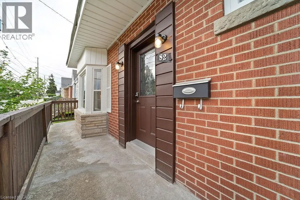 82 WHITNEY Avenue
