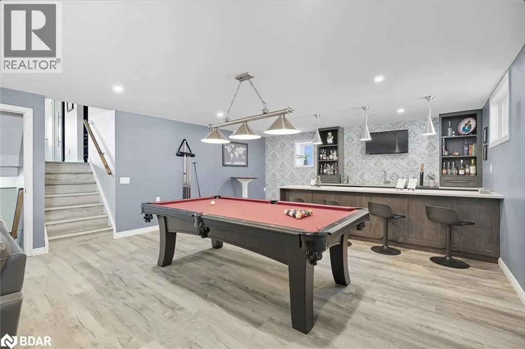 286 TAGGE Crescent
