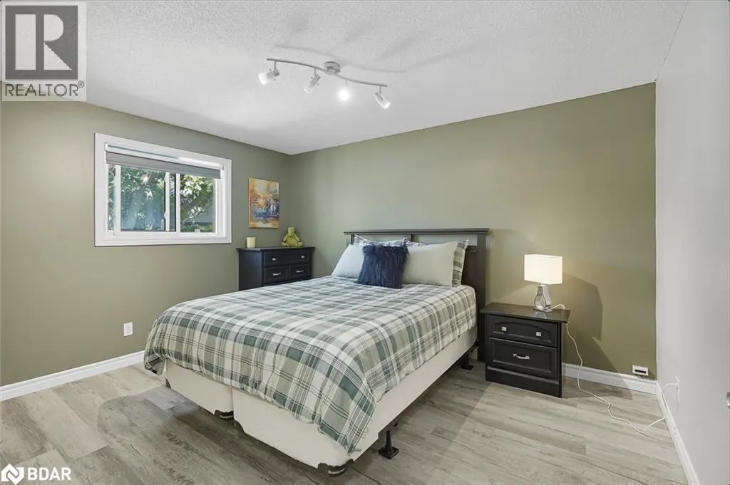 286 TAGGE Crescent