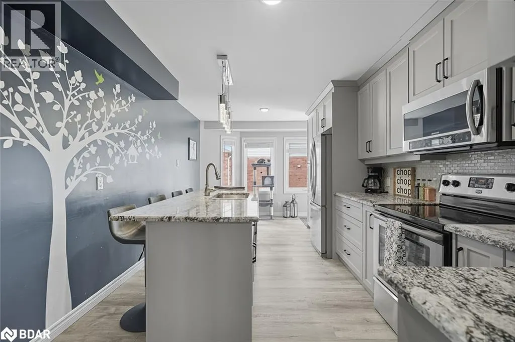 286 TAGGE Crescent