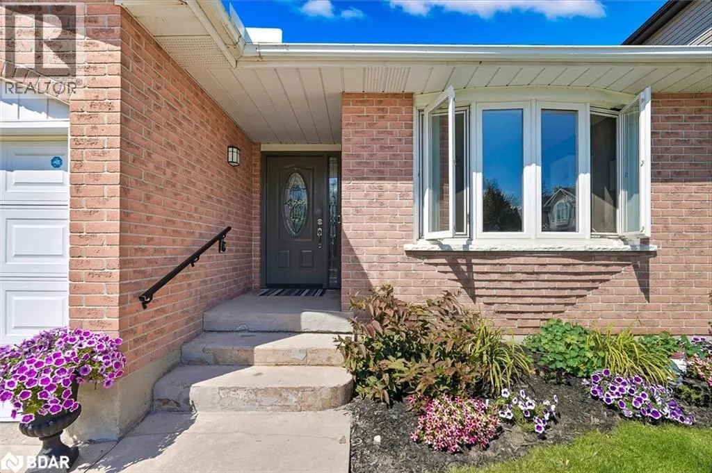 286 TAGGE Crescent