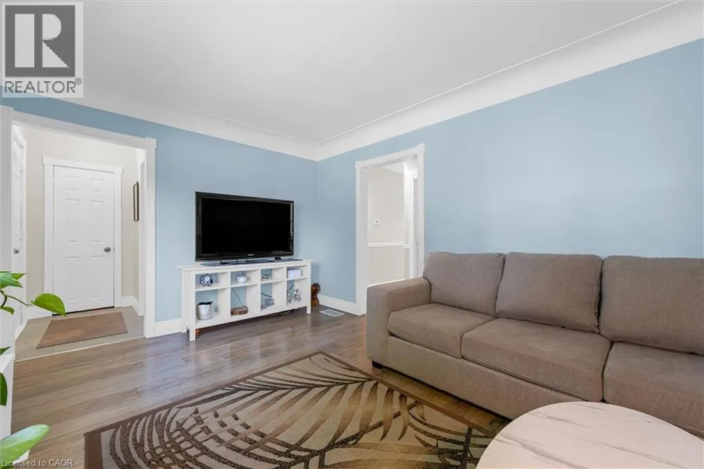 287 EAST 33RD Street