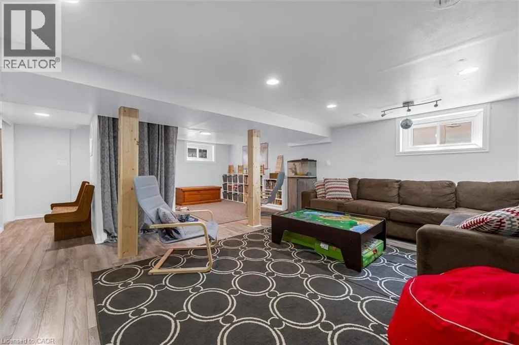 287 EAST 33RD Street
