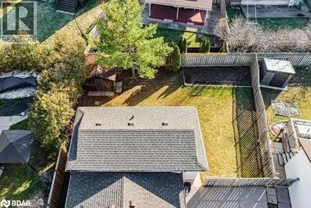 26 GREENING Avenue