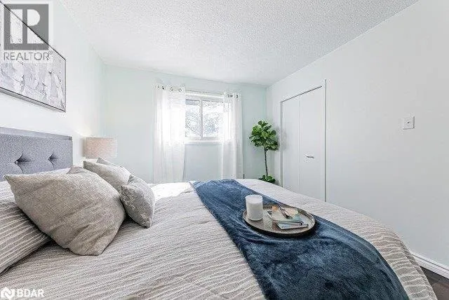 26 GREENING Avenue
