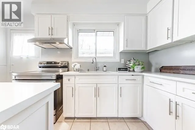 26 GREENING Avenue