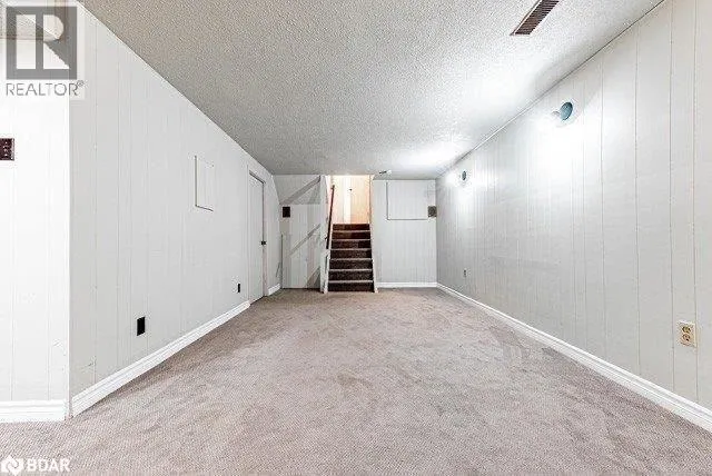 26 GREENING Avenue