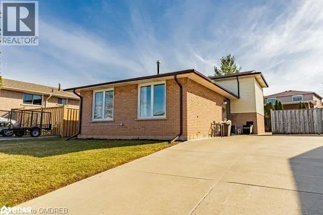 26 GREENING Avenue