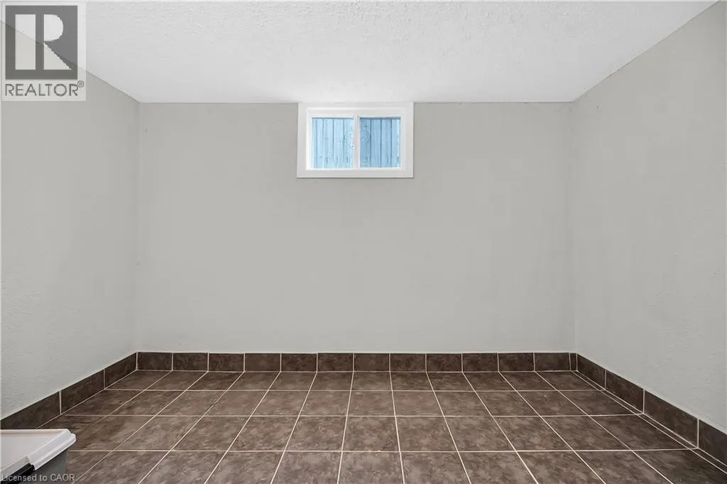 7 KATHLEEN Court