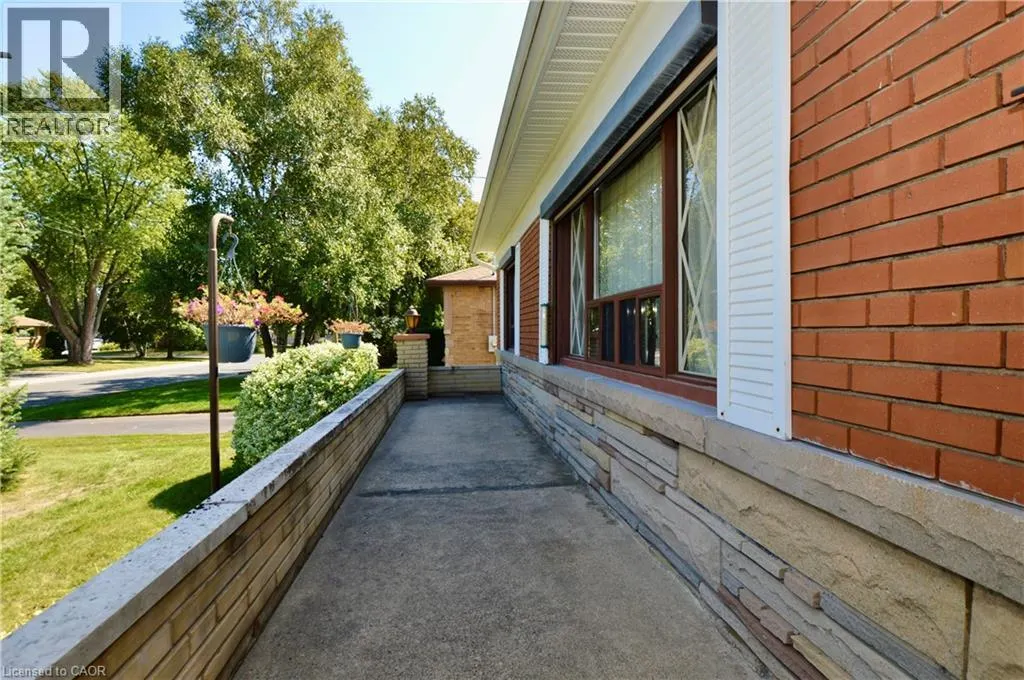 728 ASHLEY Avenue