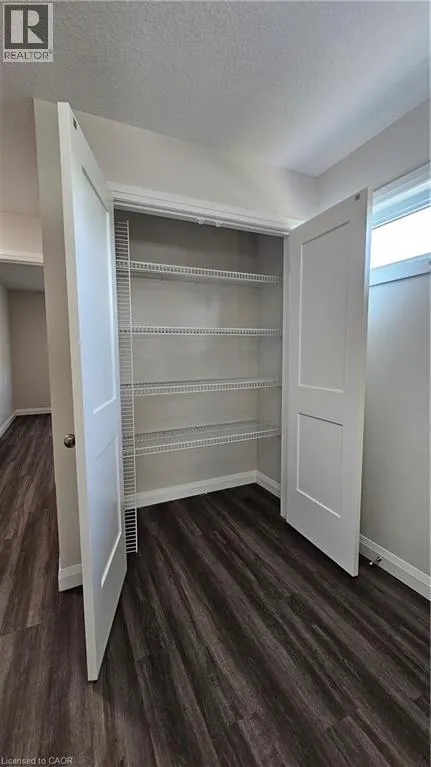 60 CLARKE Street N Unit# MAIN, #MAIN