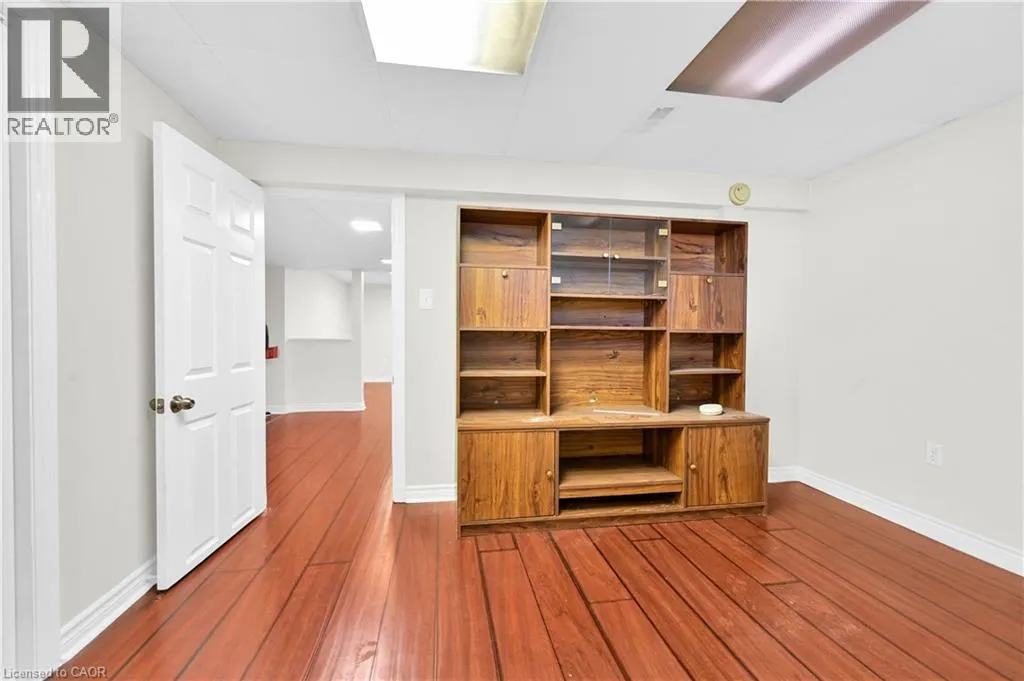 1008 UPPER WELLINGTON Street Unit# Lower Suite