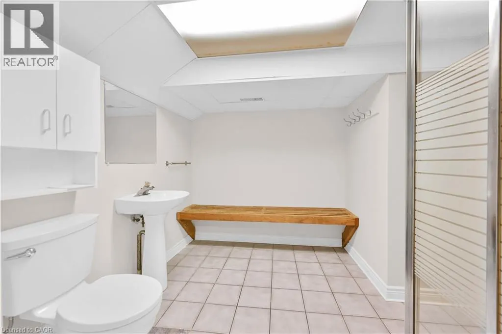1008 UPPER WELLINGTON Street Unit# Lower Suite