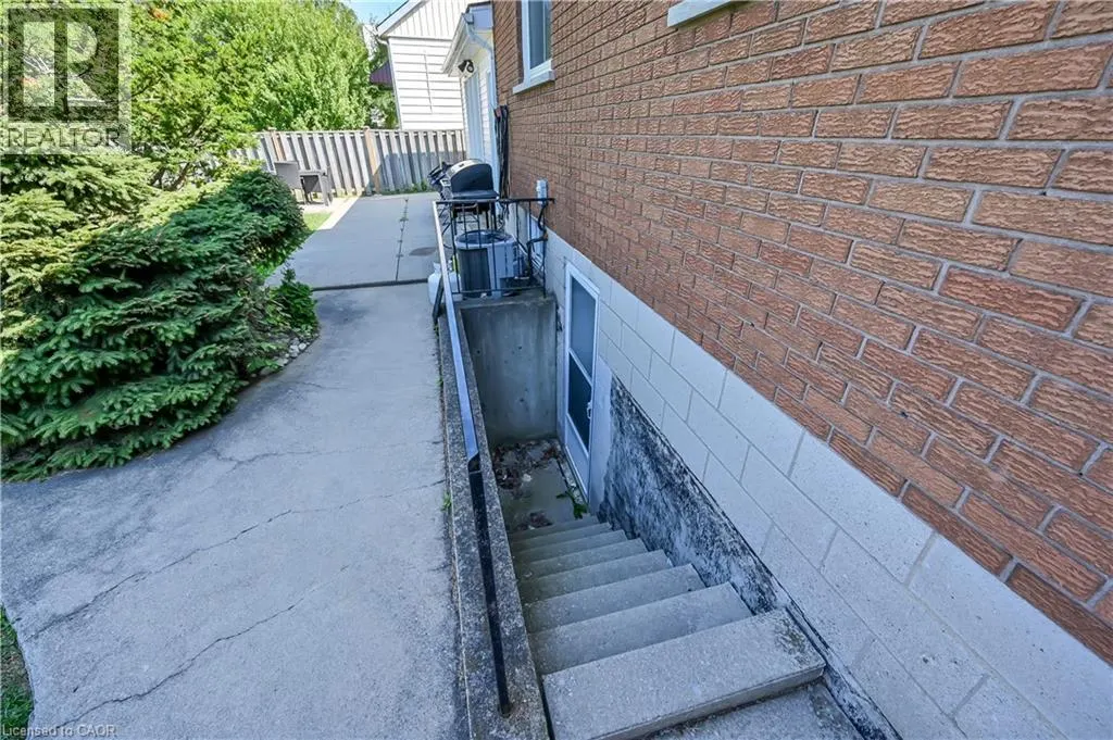 1008 UPPER WELLINGTON Street Unit# Lower Suite