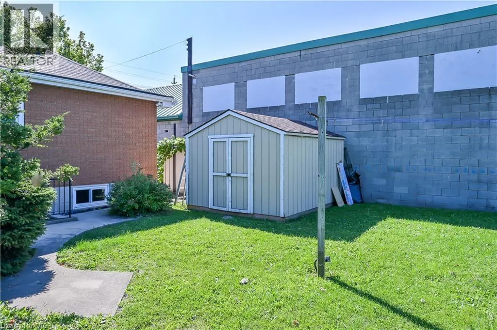 1008 UPPER WELLINGTON Street Unit# Lower Suite