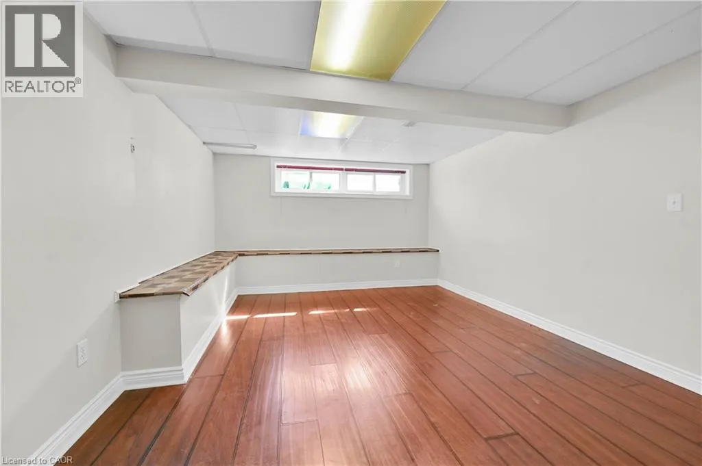 1008 UPPER WELLINGTON Street Unit# Lower Suite