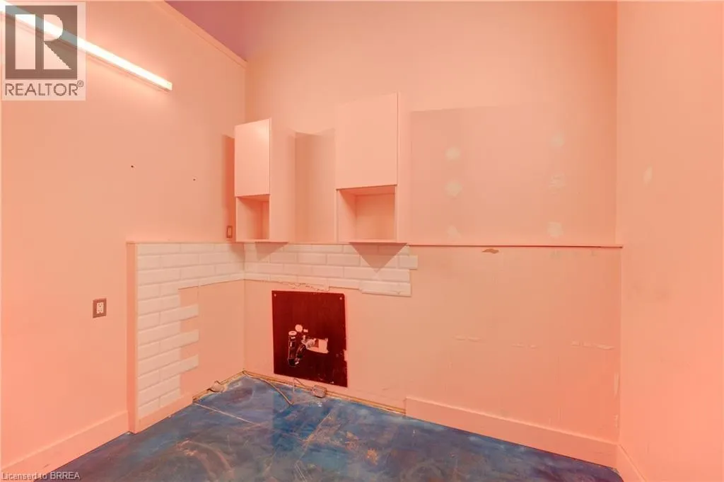 320 COLBORNE Street W Unit# 13, #13