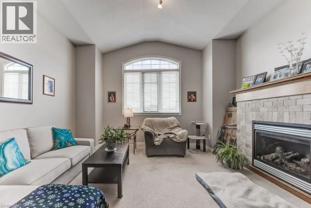404 TEALBY Crescent